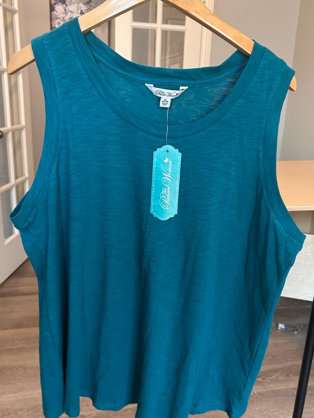 The Pioneer Woman Teal Tank Top XL
